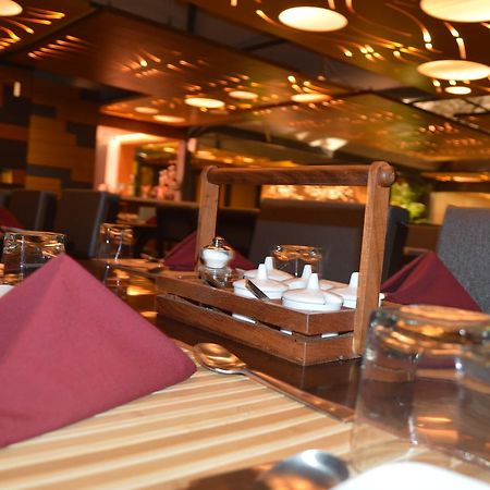7 Wonders Hotel Gandhinagar Exterior foto